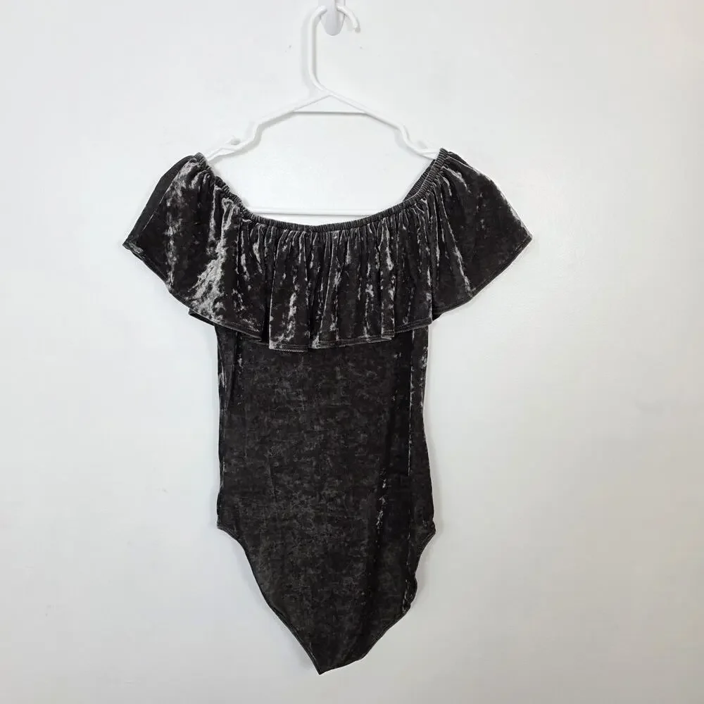 American Eagle Green Velvet Ruffle Off The Shoulder Feminine Bodysuit Size Small